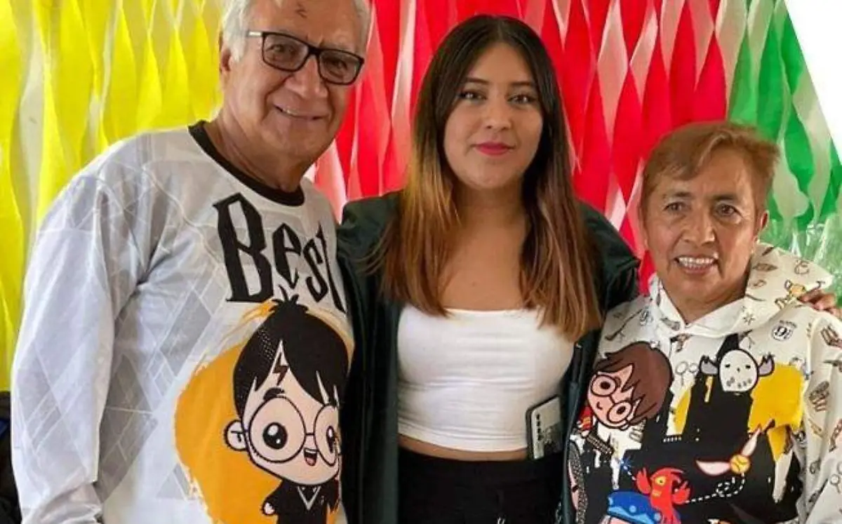 SJR La cumpleañera con sus abuelitos